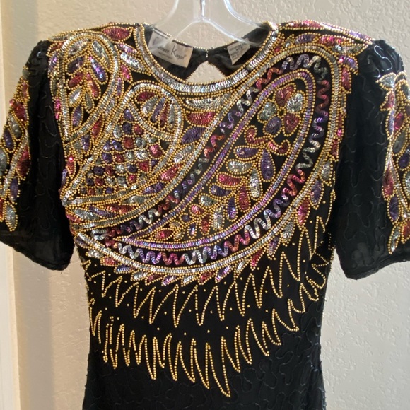 Sequin cocktail dress with embellishments - Picture 3 of 8